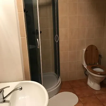 Bouda Tonicka בית הארחה פק פוד סנז'קו